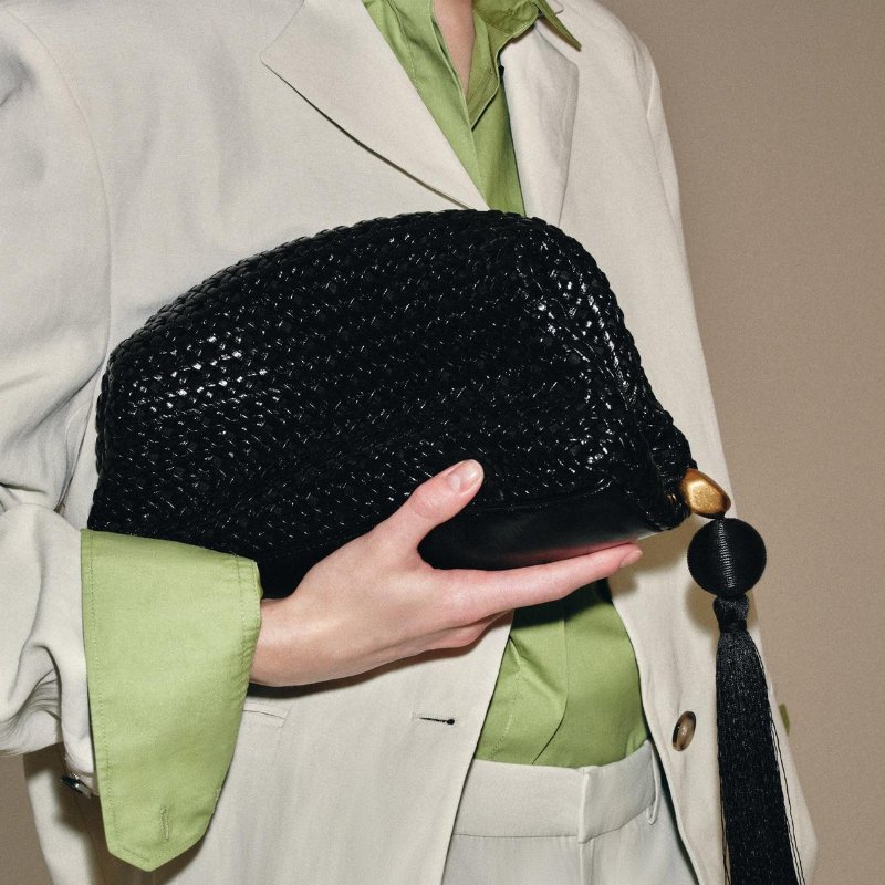 BRAIDED CLUTCH BAG